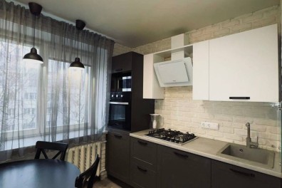 Продается трехкомнатная квартира в Чижовке